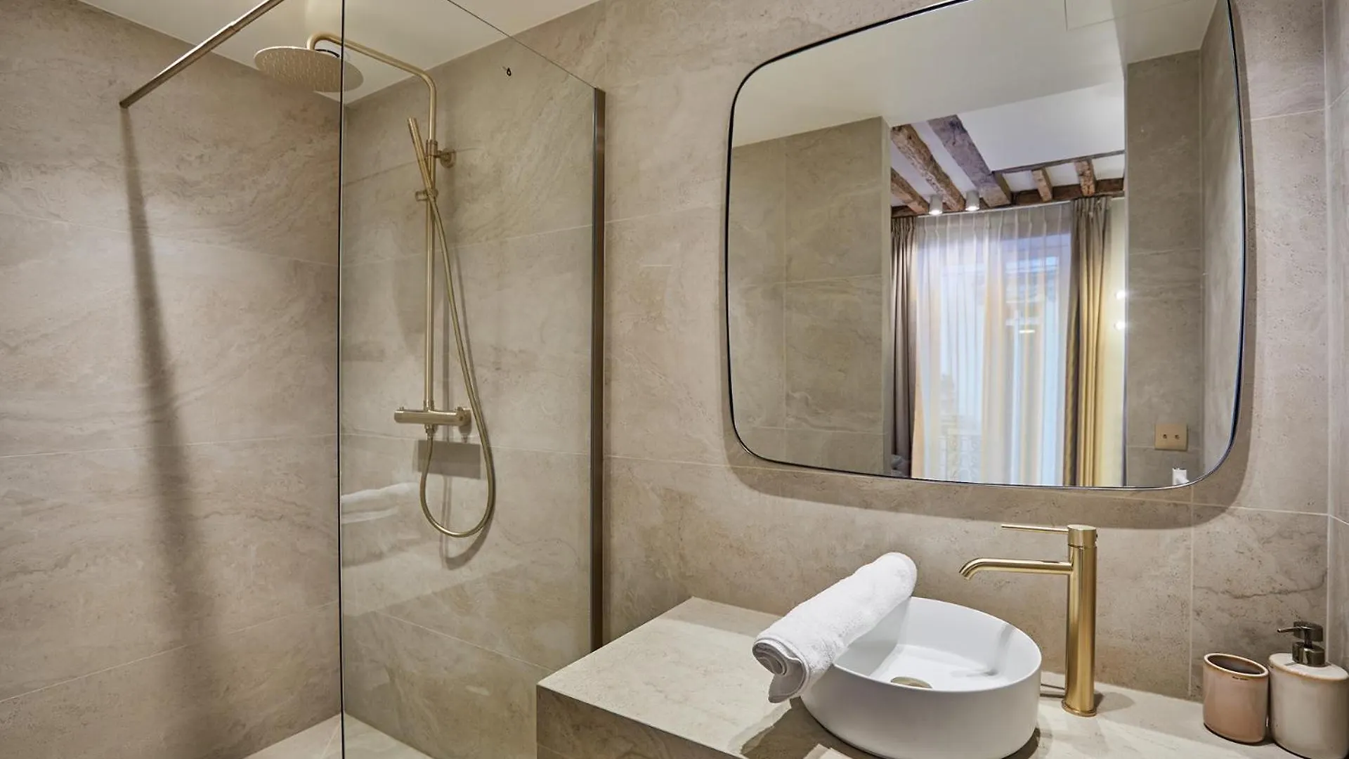 Appartement Au Coeur De Paris Madeleine By Studio Prestige Frankrijk